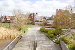 Foto huizen, lucht, water, brug