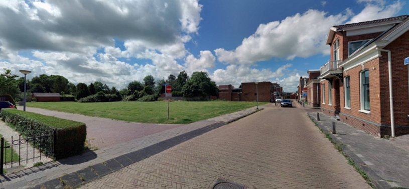 Leeuwstraat, huizen, lucht, gras